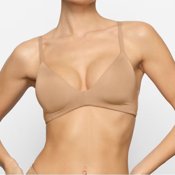 SKIMS Wireless T-Shirts Demi Bra - Picture 1 of 7
